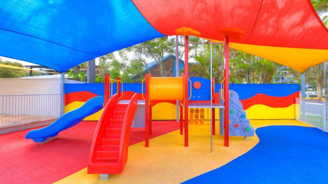 Alex Beach Cabins And Tourist Park Alexandra Headland Exterior photo