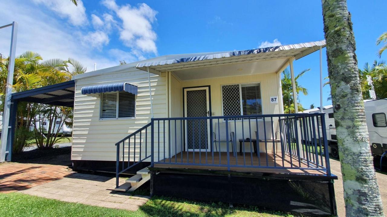 Alex Beach Cabins And Tourist Park Alexandra Headland Room photo